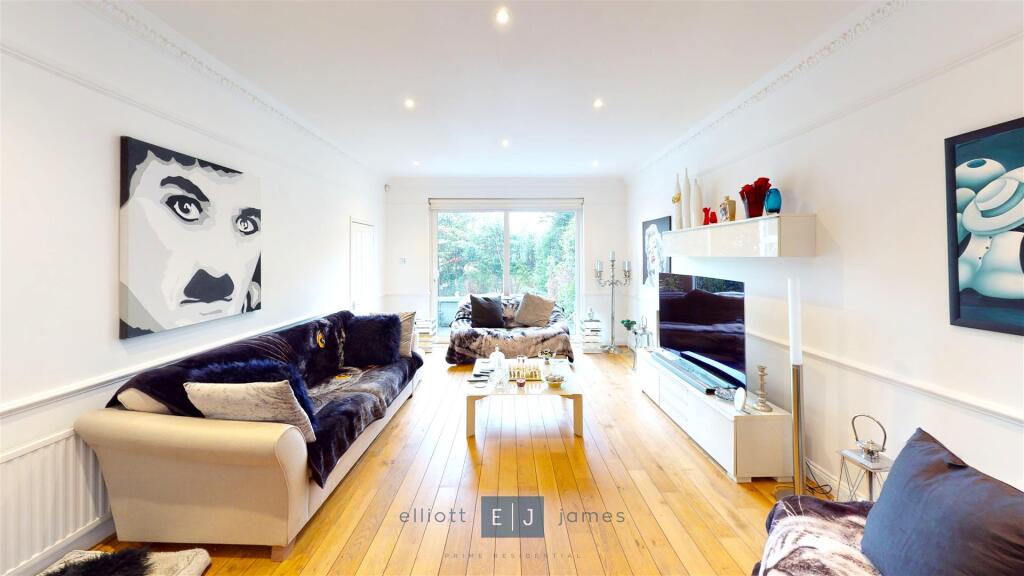 House in Epping Forest, Loughton - More