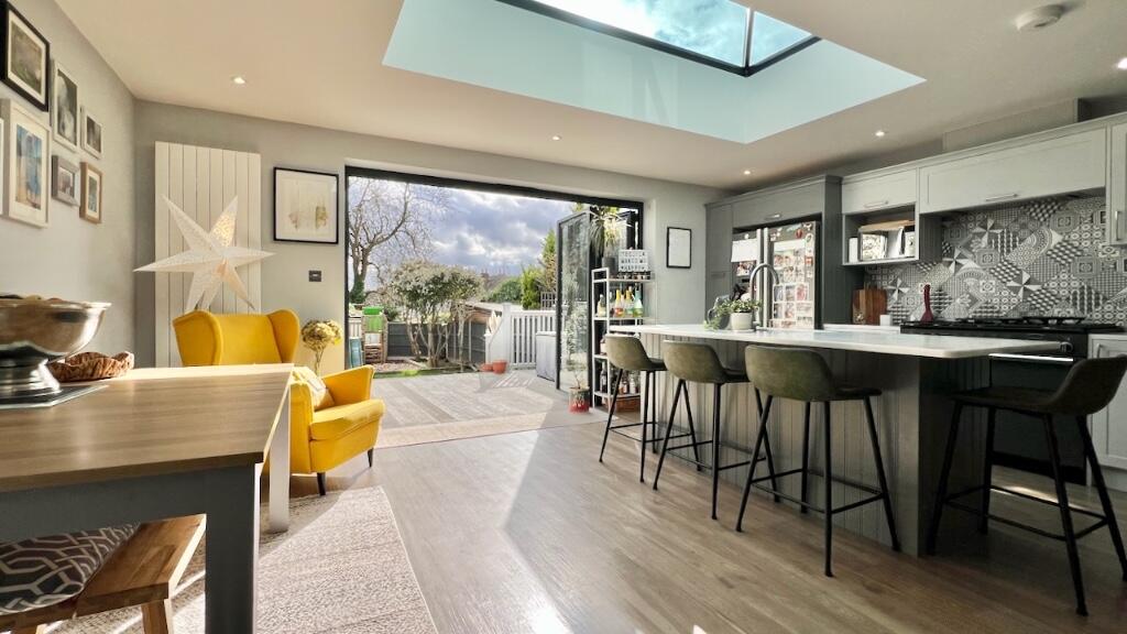 Victoria Road, Chingford, E4 photo 2