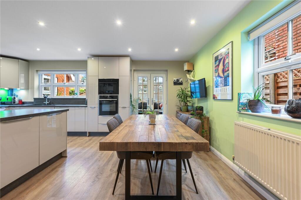 13, Drovers Way, St. Michaels Mead, Bishop's Stortford, Hertfordshire, CM23 photo 4