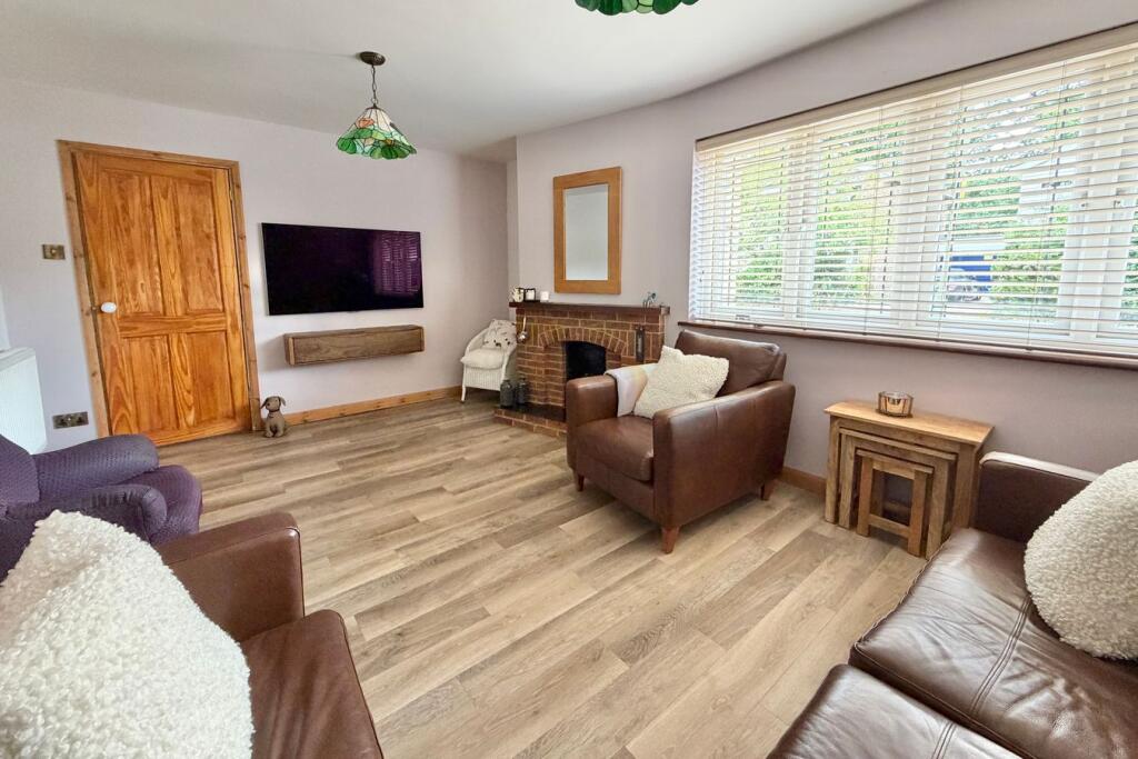 House in Surrey Heath, Surrey - More