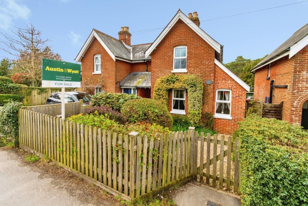 Main image of property: Southampton Road, Lyndhurst, SO43