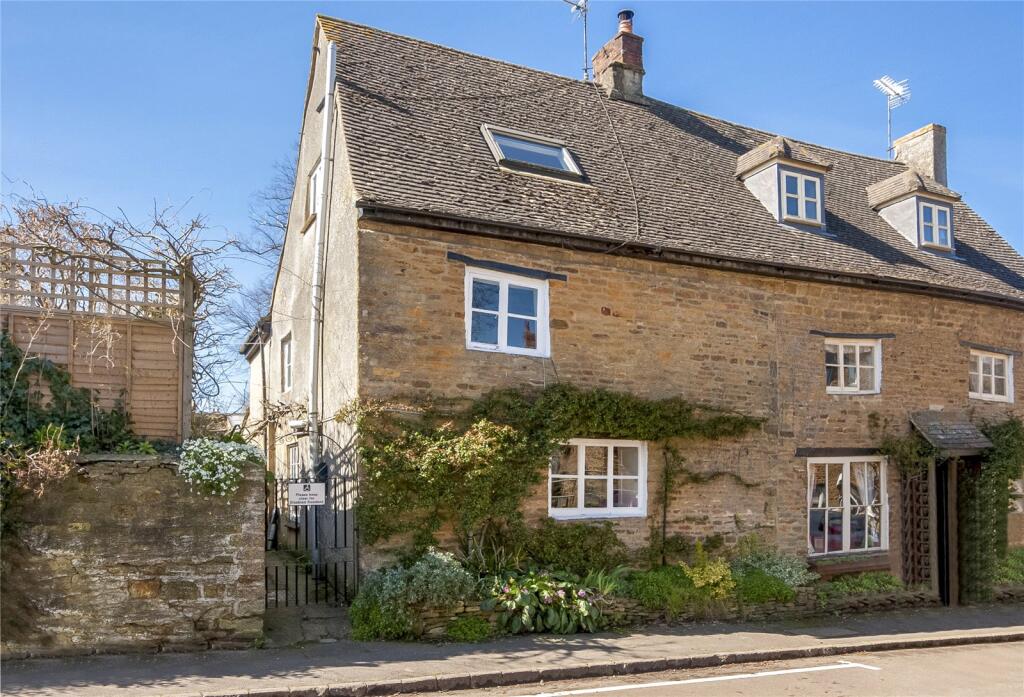 Main image of property: Whittall Street, Kings Sutton, Banbury, Oxfordshire, OX17