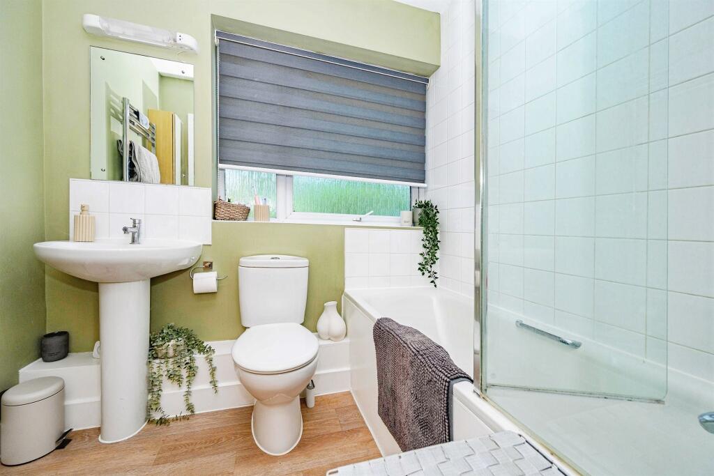Apartment in Dacorum, Nash Mills - More