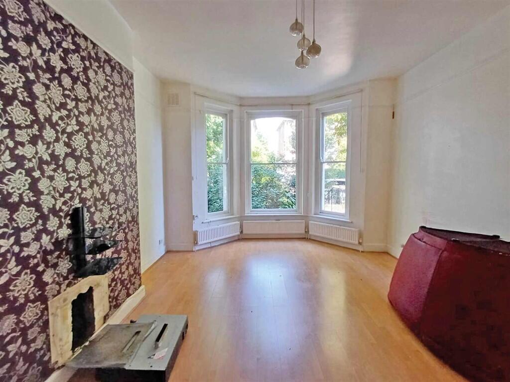 Apartment in London, Cordwell Estate, Hither Green - View 2