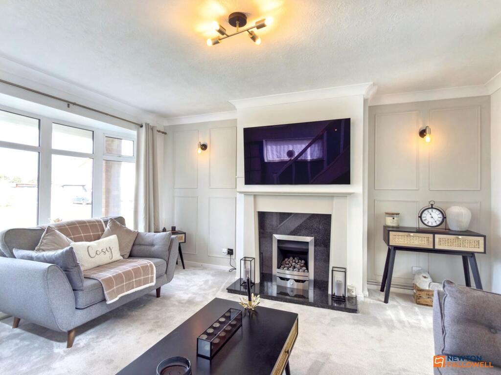 St. Denys Crescent, Ibstock, LE67 photo 3