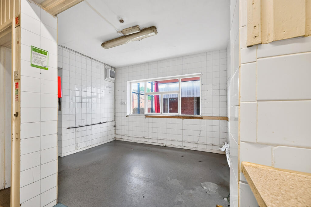 House in Worcester - View 5