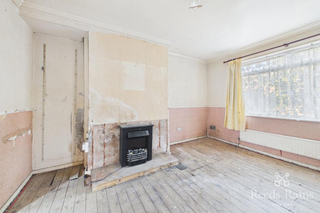 Eastfield Avenue, Knottingley, West Yorkshire, WF11 photo 2