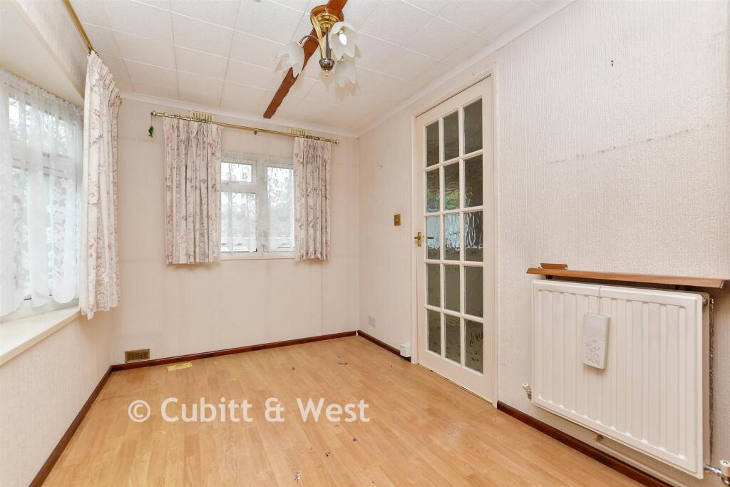 2-bed caravan on Ashurst Drive, Tadworth, Surrey, £60,000