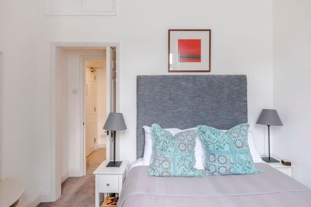 Apartment in London - More