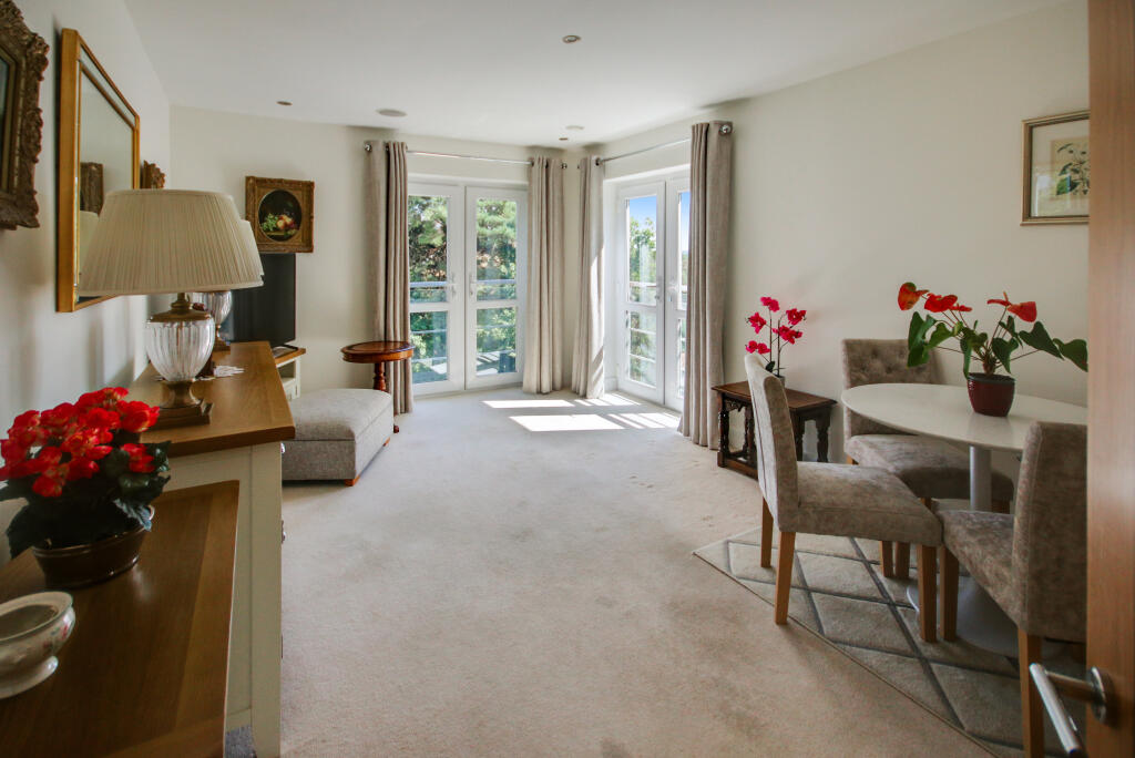 The Fallows, Fairfield Road, East Grinstead, West Sussex photo 4