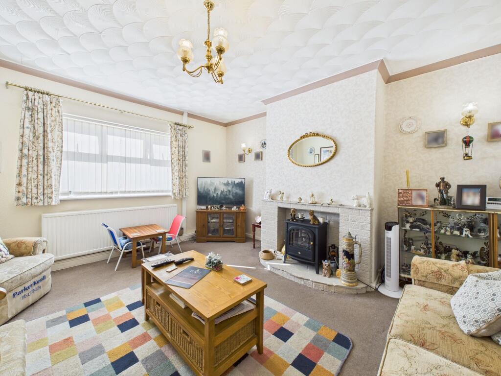 House in Sefton, Crossens - More