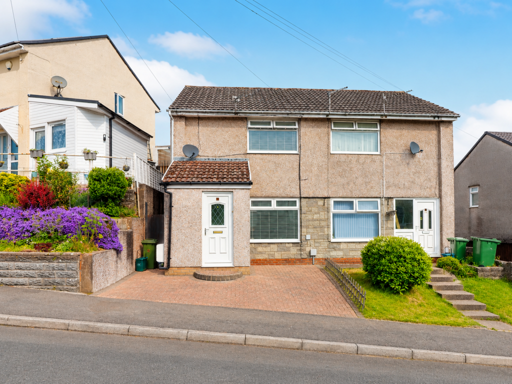 Main image of property: Clos Gwent, Beddau, CF38