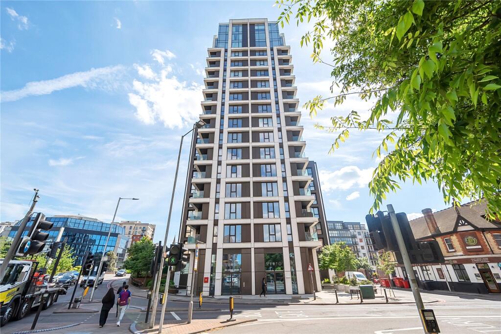 Main image of property: Kings Road, Reading, Berkshire, RG1