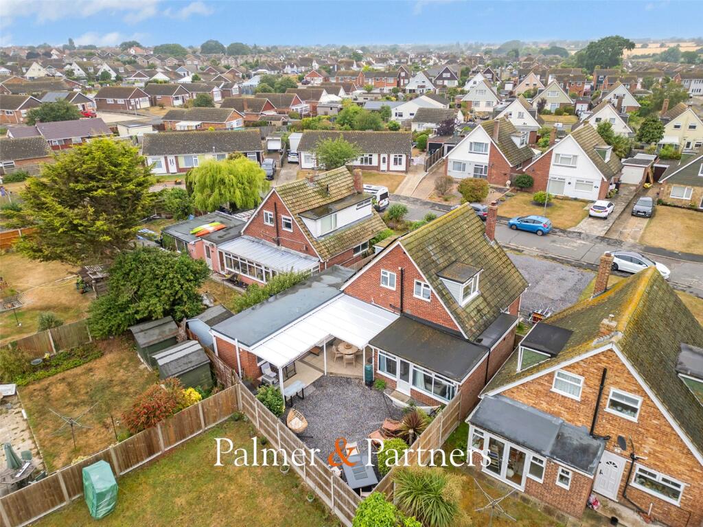 Suffolk Close, Holland-on-Sea, Clacton-on-Sea, Essex, CO15 photo 3