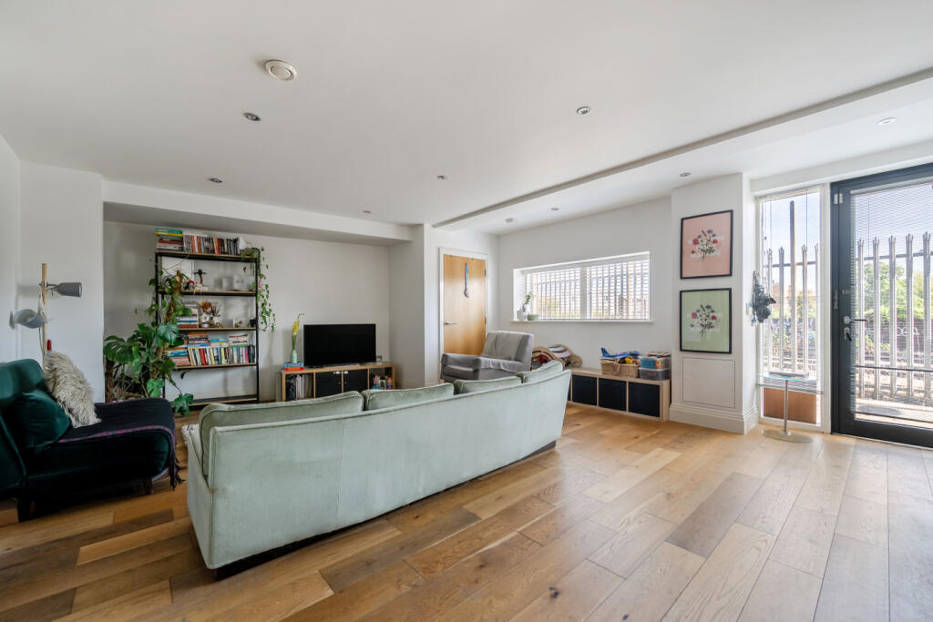 Apartment in London - View 5