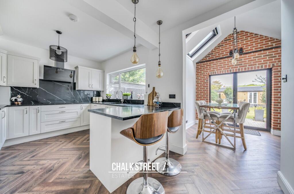 Main image of property: Chiltern Gardens, Hornchurch, RM12