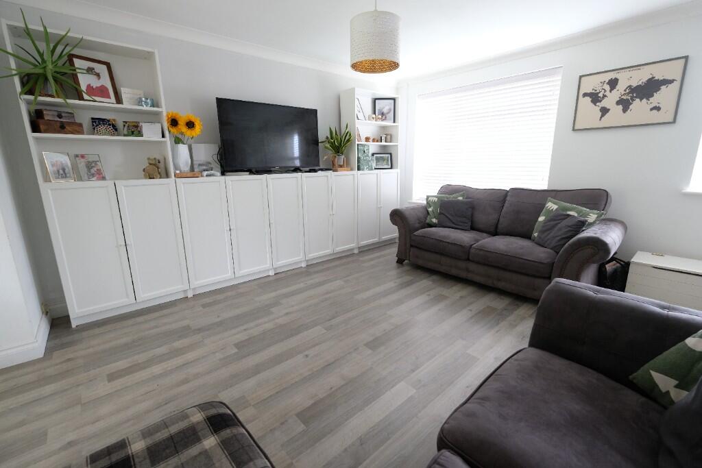 Canterbury Drive, Dibden, Southampton, SO45 5UU photo 3