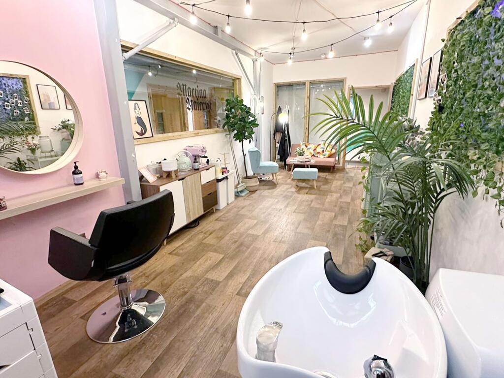 Large Beauty Room