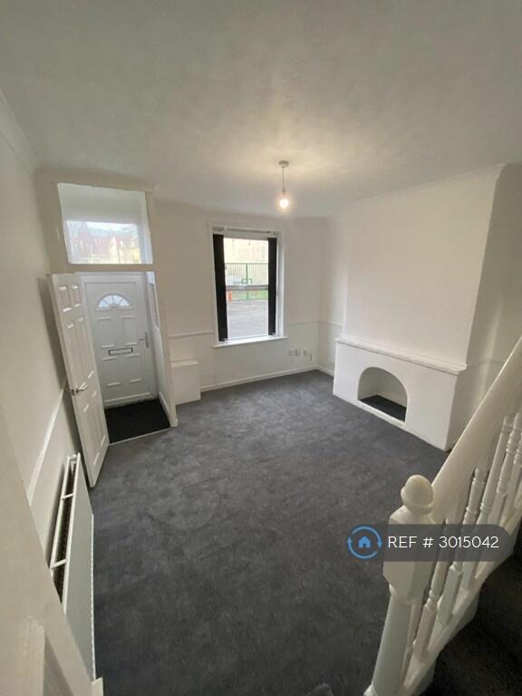 House in Oldham, New Earth, Moorhey - View 4