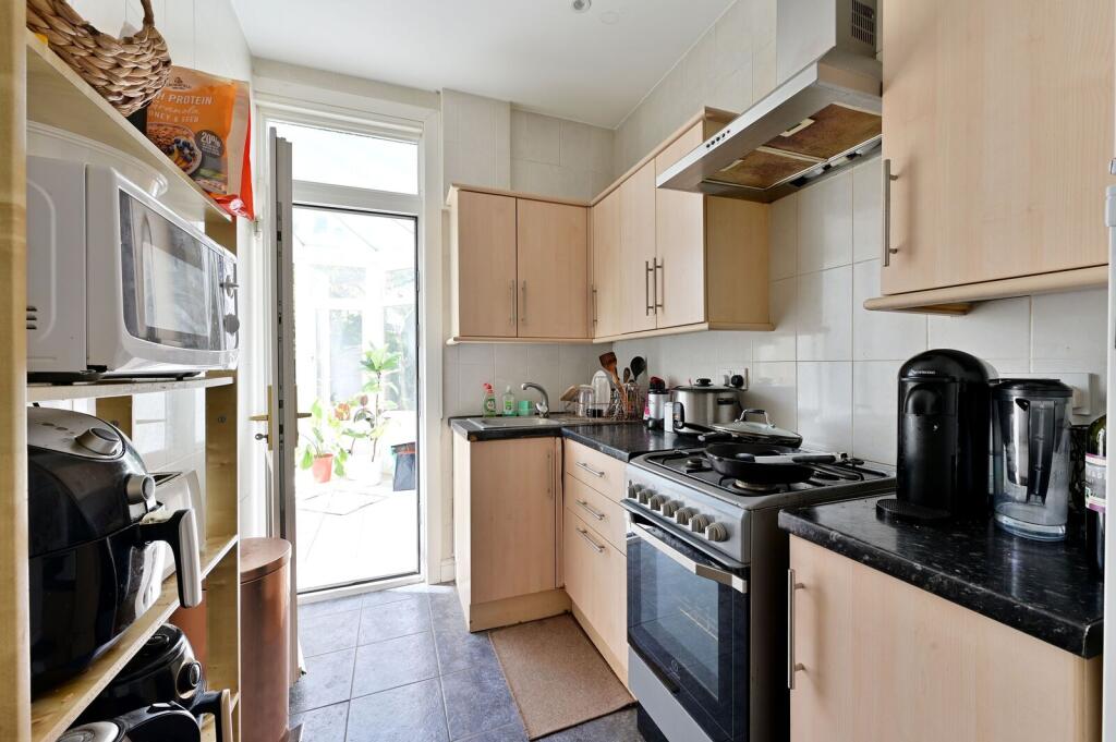House in London - View 4