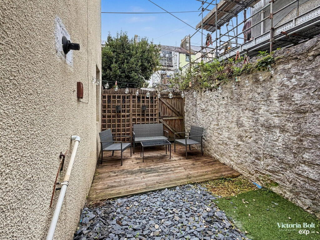 Apartment in Plymouth - More