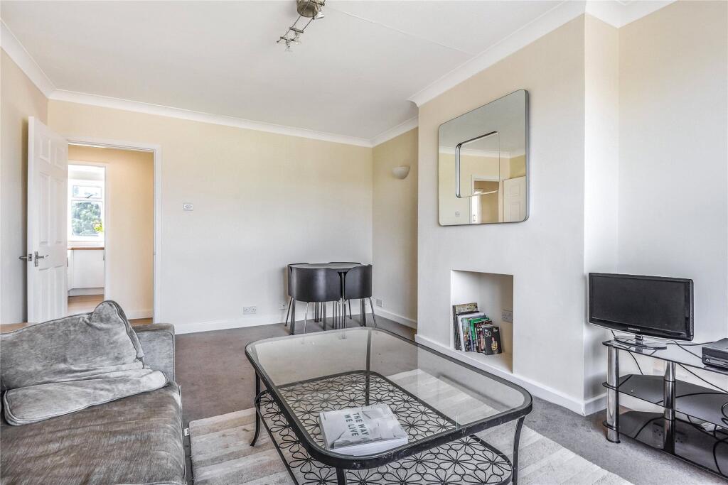 Apartment in Bromley - View 3