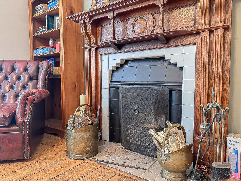 House in Hereford, Herefordshire - More