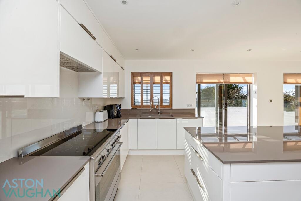 Roedean Heights, BN2 photo 5