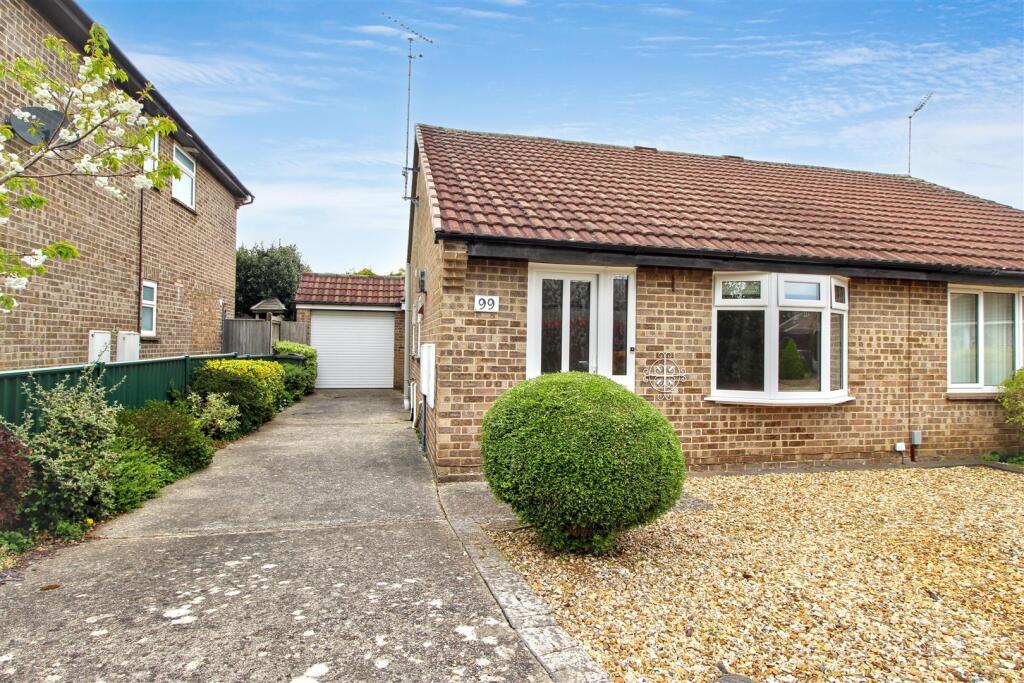 Main image of property: Devonshire Gardens, Tilehurst, Reading