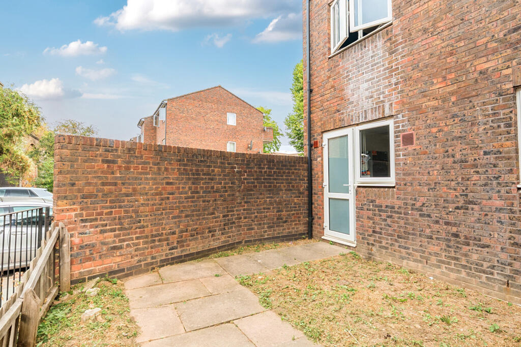 Apartment in London, Cossall Estate, Peckham - View 4