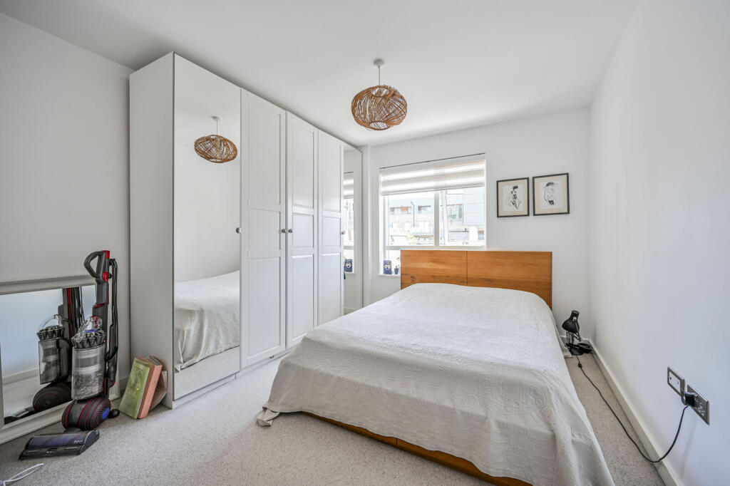 Apartment in London - View 5