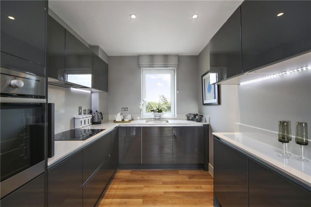 Apartment in London - View 3