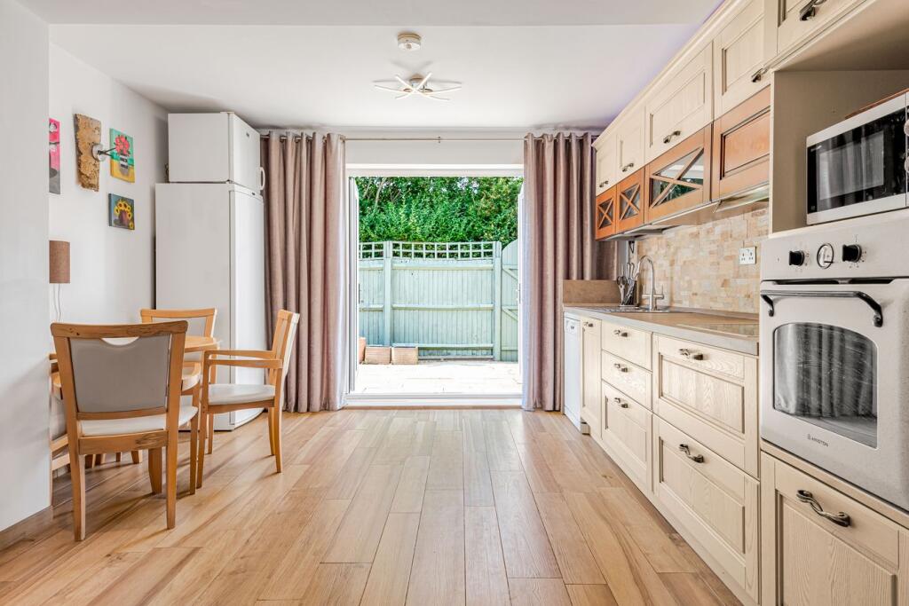 House in Hatfield, Birchwood - View 2