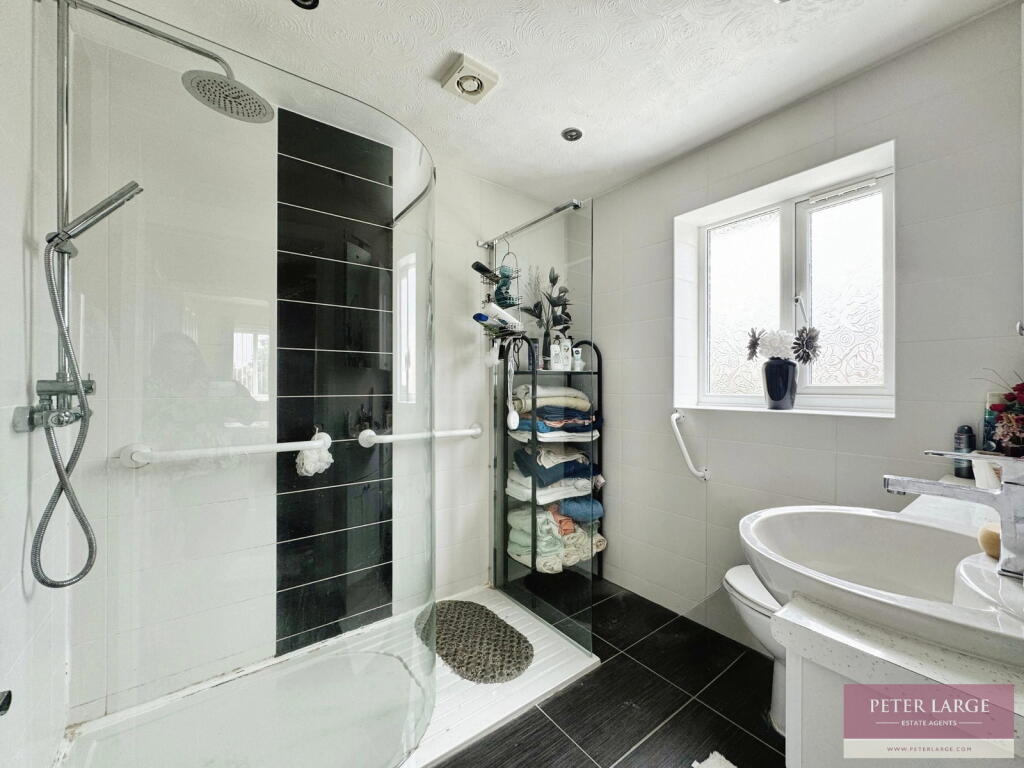 Pen Yr Ardd, Off Lynton Walk, Rhyl, LL18 3RW photo 2