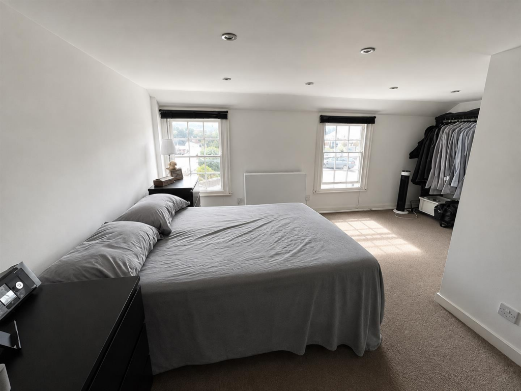 House in Southend-on-Sea - View 5