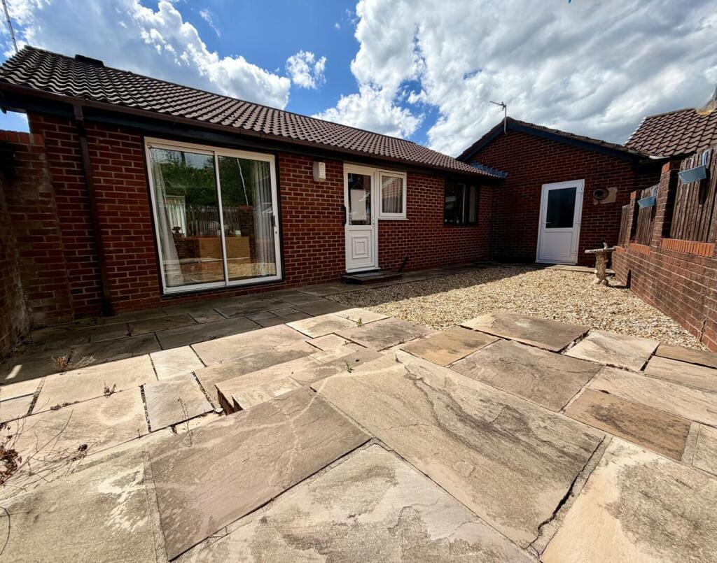 House in Chorley, Clayton-le-Woods - More