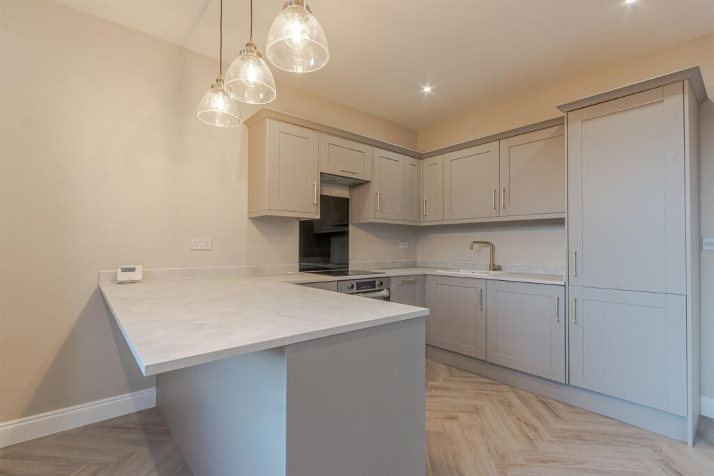 Apartment in Leeds, West Yorkshire - View 4