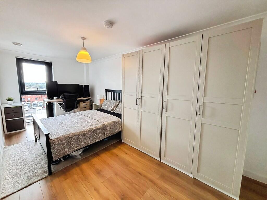 Apartment in Leeds - More