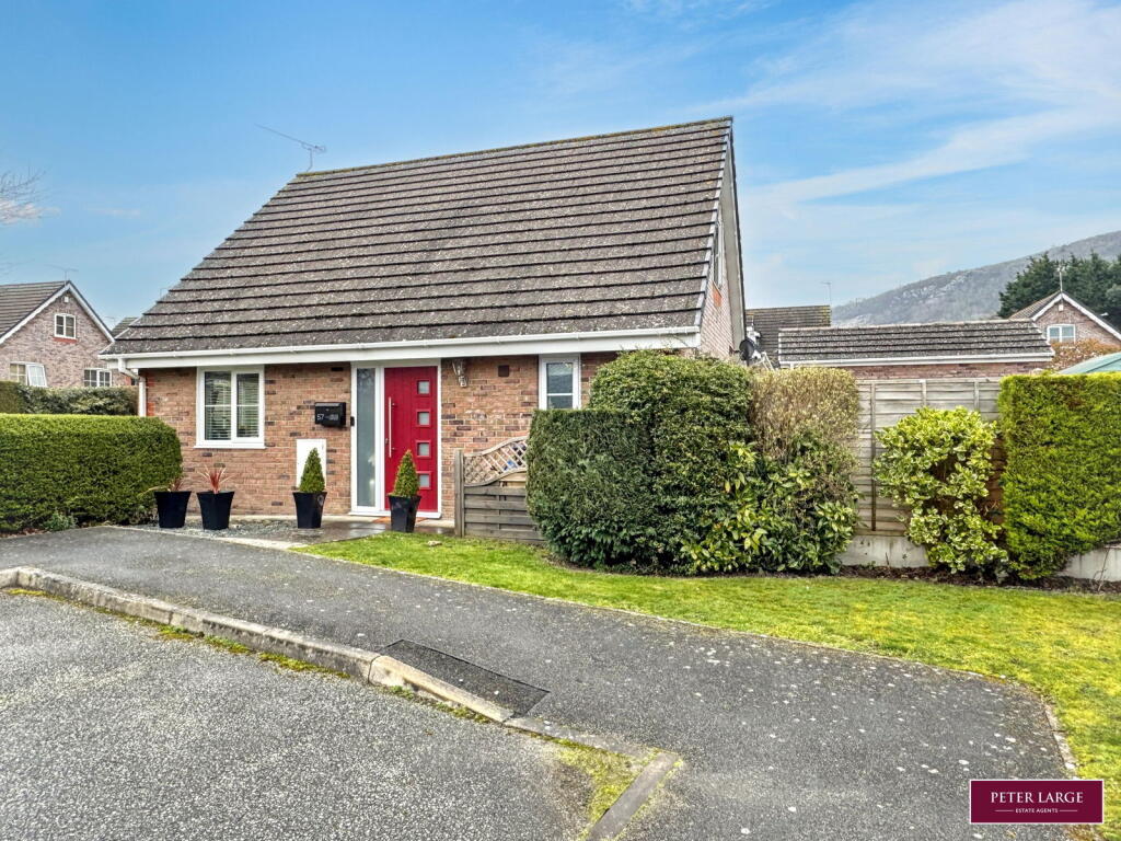 Main image of property: Melyd Avenue, Prestatyn, Denbighshire LL19 8RN