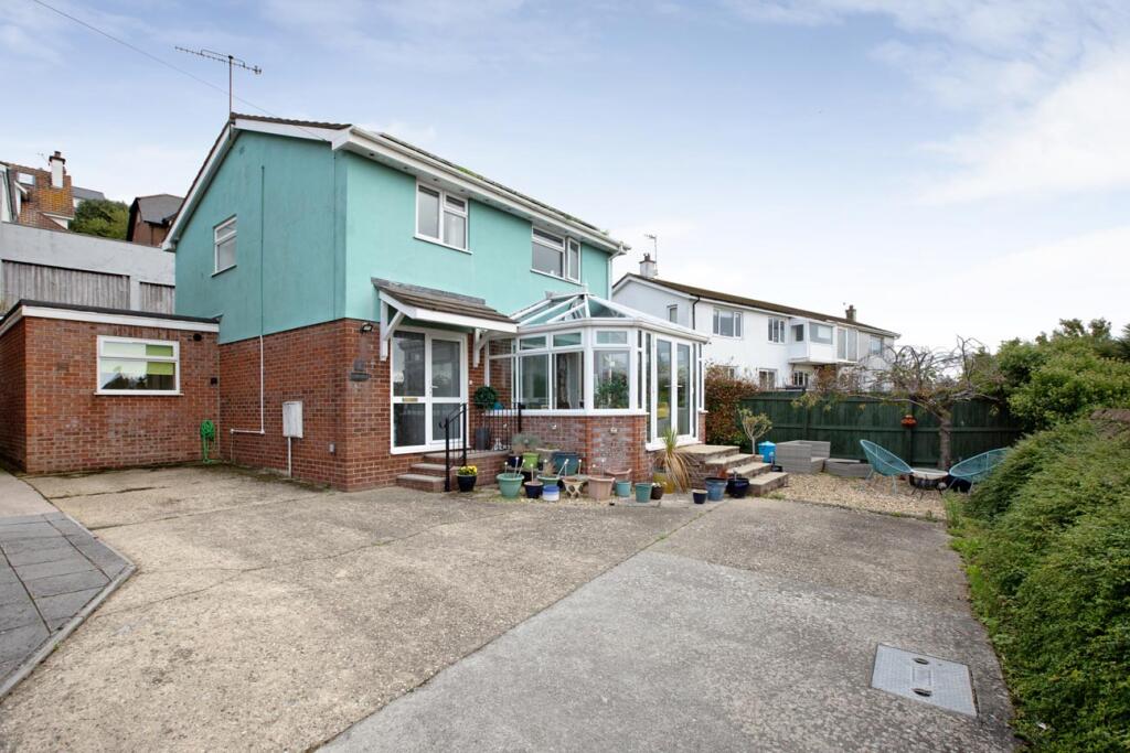 3-bed detached on Orchard Close, Dawlish, EX7, £299,950