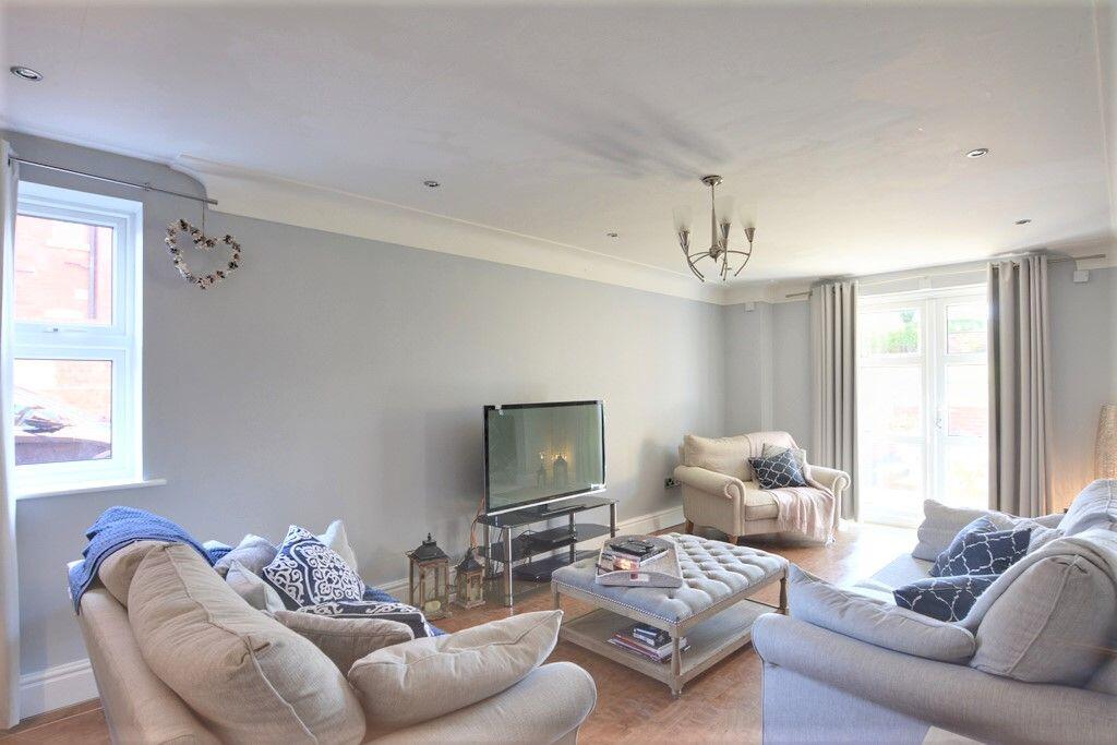 Apartment in Sefton, Liverpool City Region - More