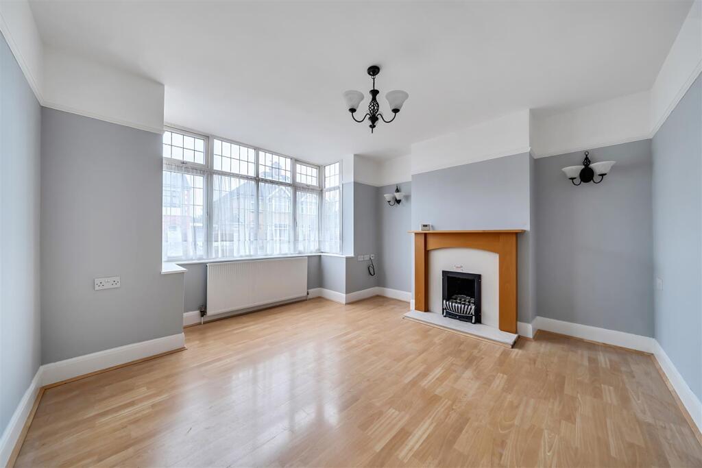 House in Milton Keynes, Bedford - View 4