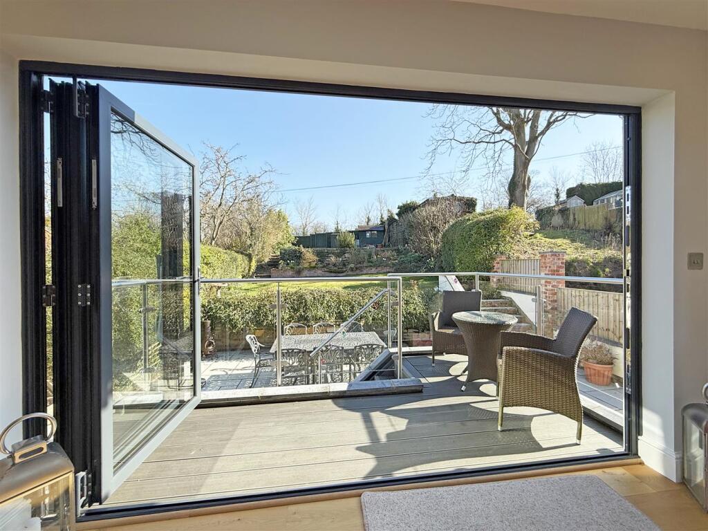 72 BERWICK ROAD photo 4