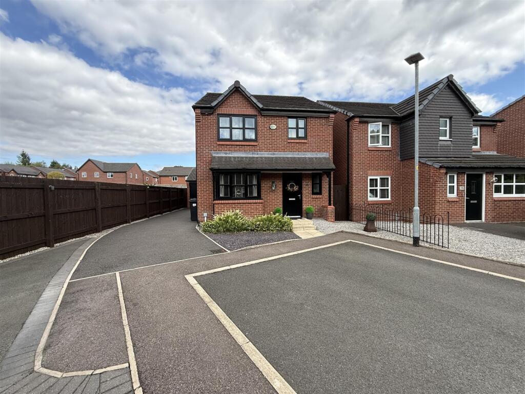 Main image of property: Weavers Gate, Hyde