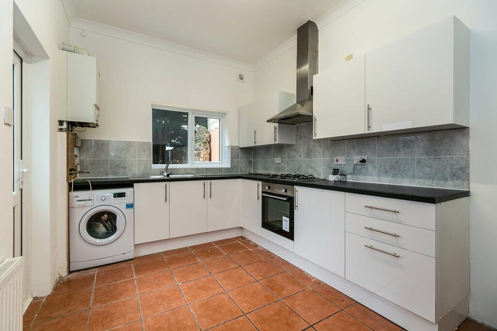 Apartment in Gravesham, Milton - View 3