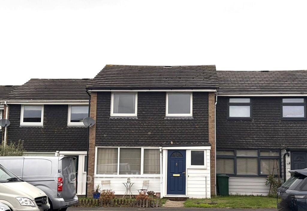 3-bed terraced on Grove Park, Chichester, West Sussex, £315,000