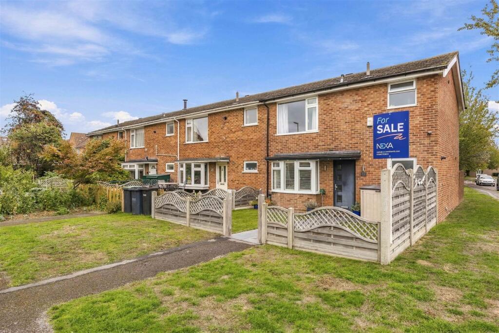 3-bed terraced on Rowan Road, Havant, £300,000