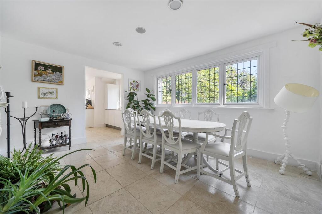 Easthampstead Road, Wokingham, Berkshire, RG40 3BP - View 6