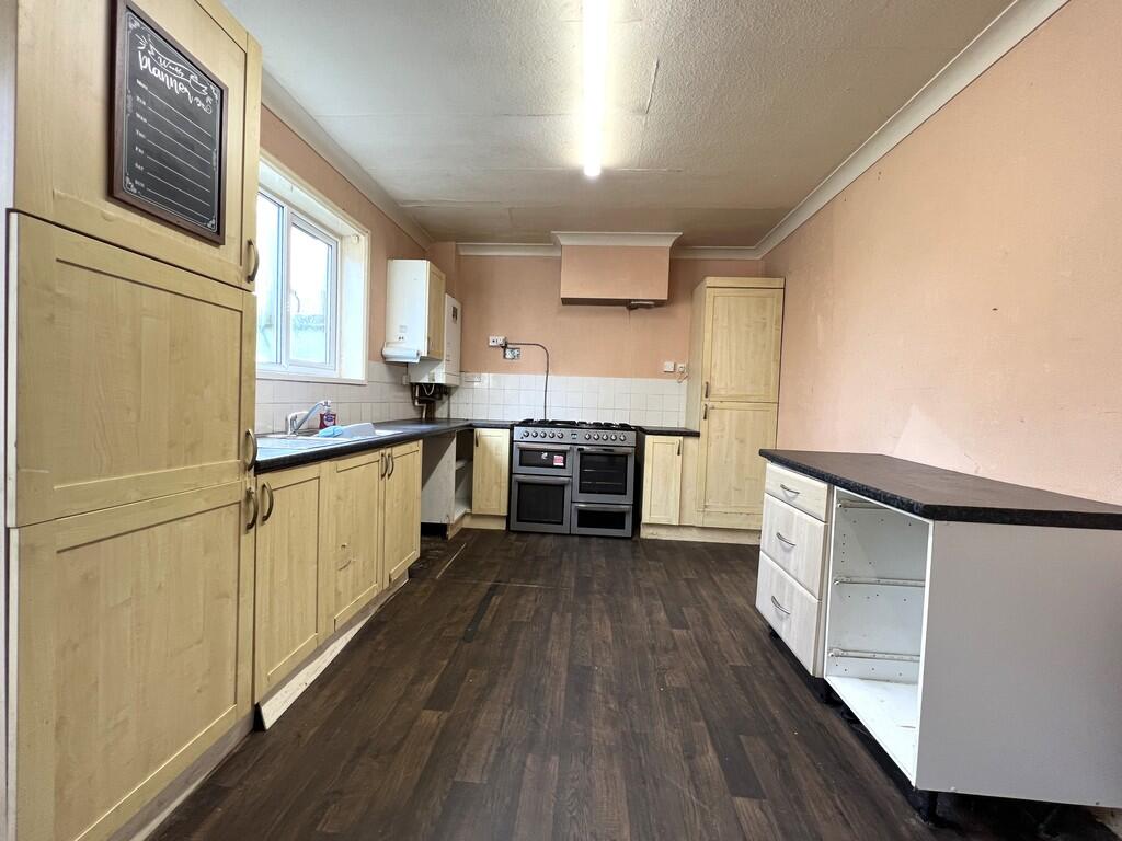 Wenny Estate, Chatteris, Cambs., PE16 6UX photo 2