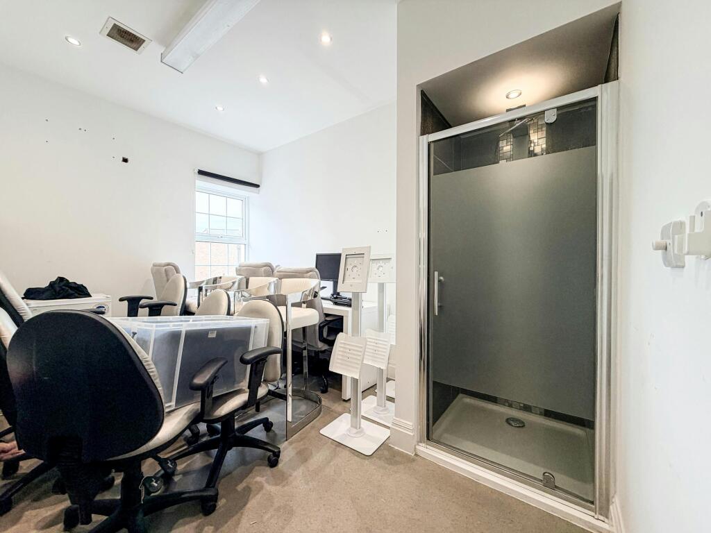 307 Hale Road_unit to let-9.jpg